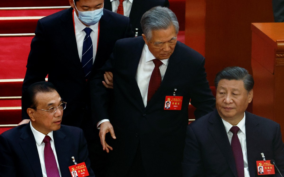 Escena insólita: Retiran a expresidente chino de Congreso de Partido Comunista | Video