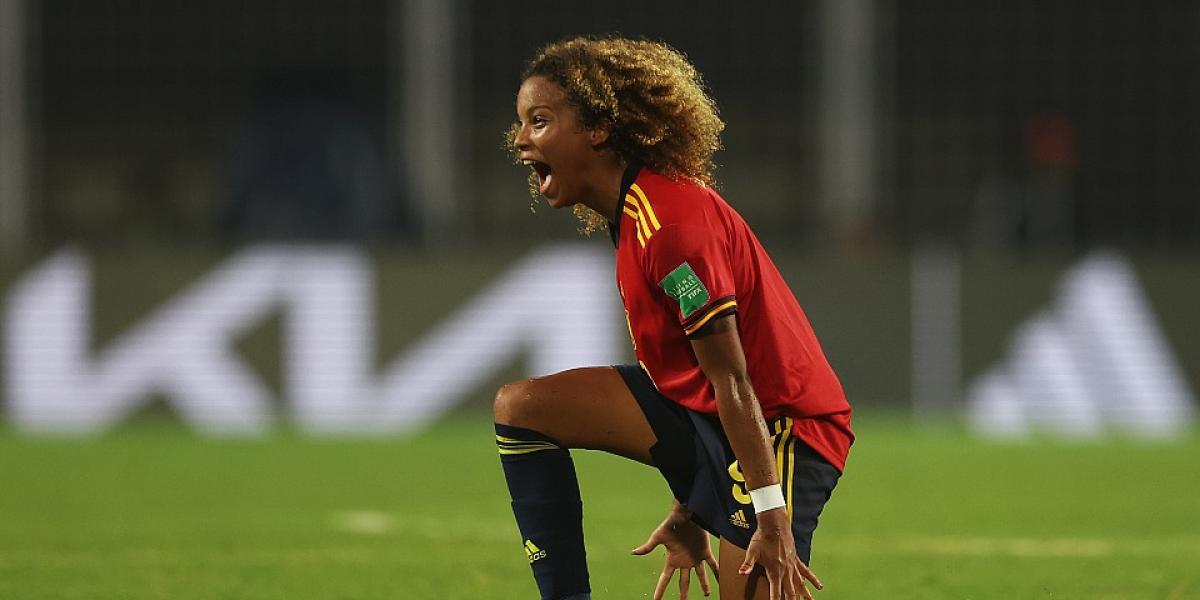 España sigue en la cresta de la ola del fútbol femenino