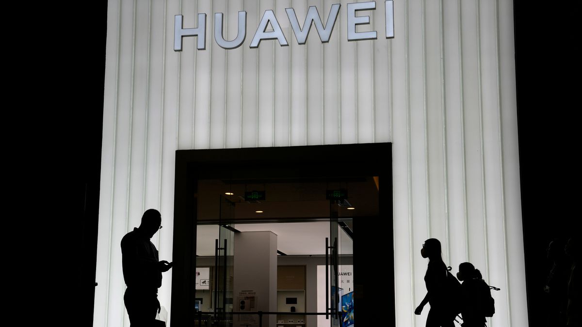 Estados Unidos acusa a dos ciudadanos chinos de espiar en favor de Huawei