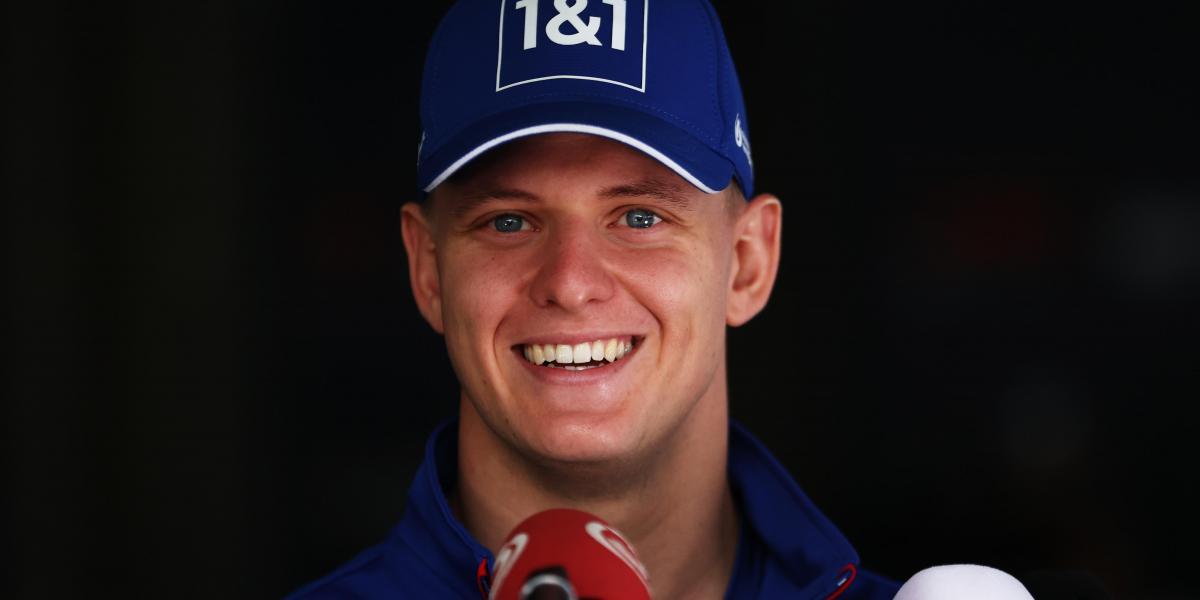 Haas, sin prisa para elegir piloto para 2023 y Schumacher sigue a la espera