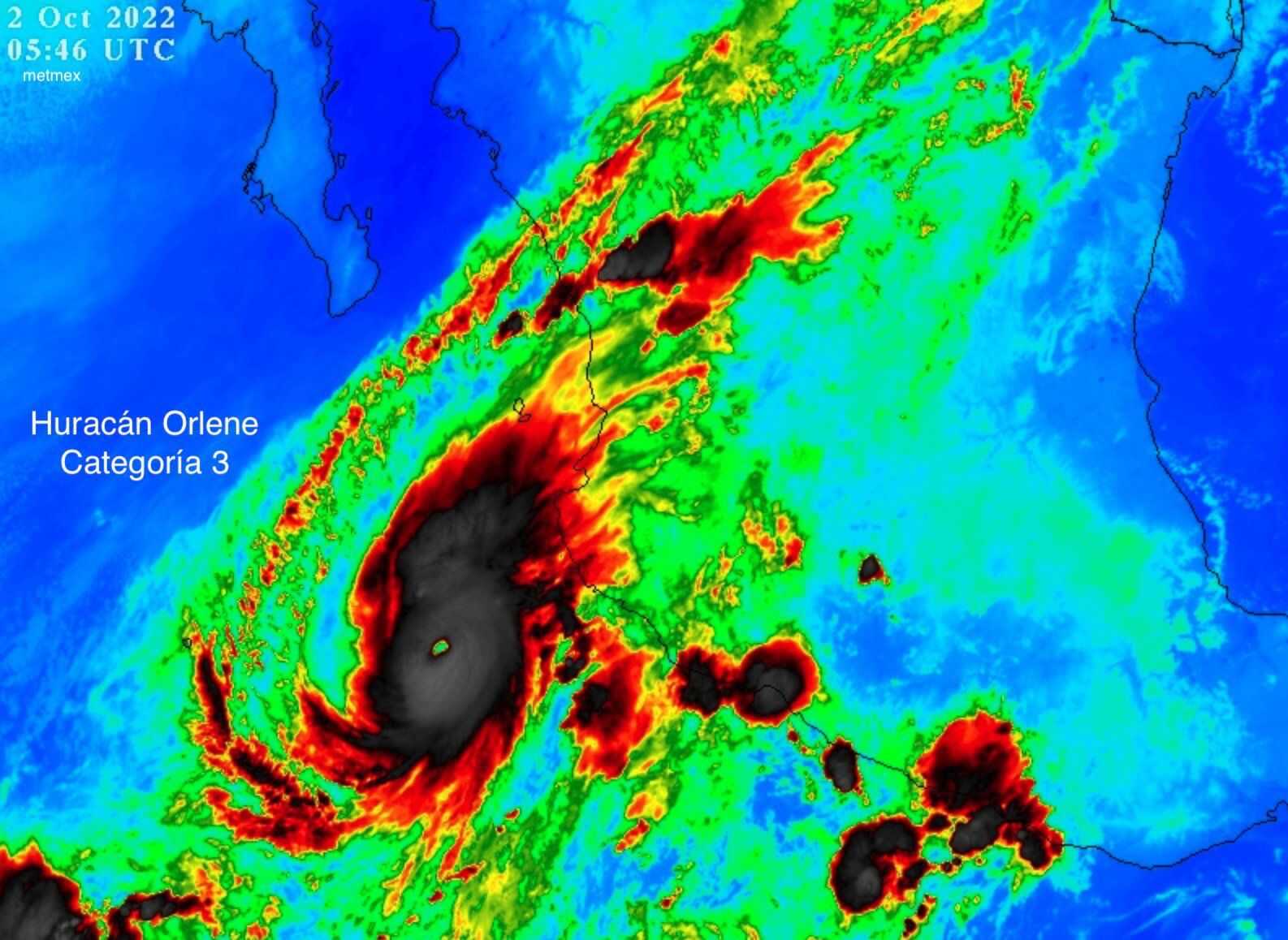 Orlene toca tierra en suroeste en México como huracán categoría 1