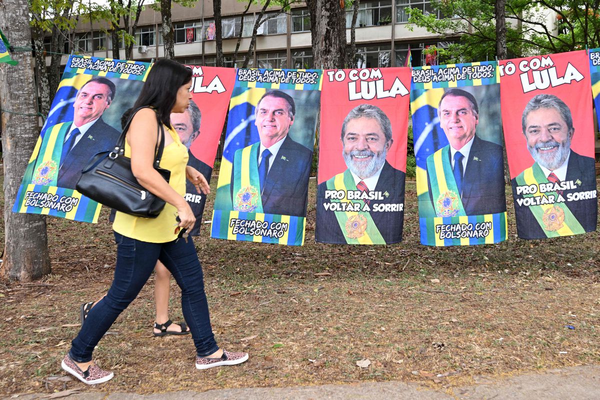 Indecisos y voto en blanco, el 5% que puede decidir la elección brasileña