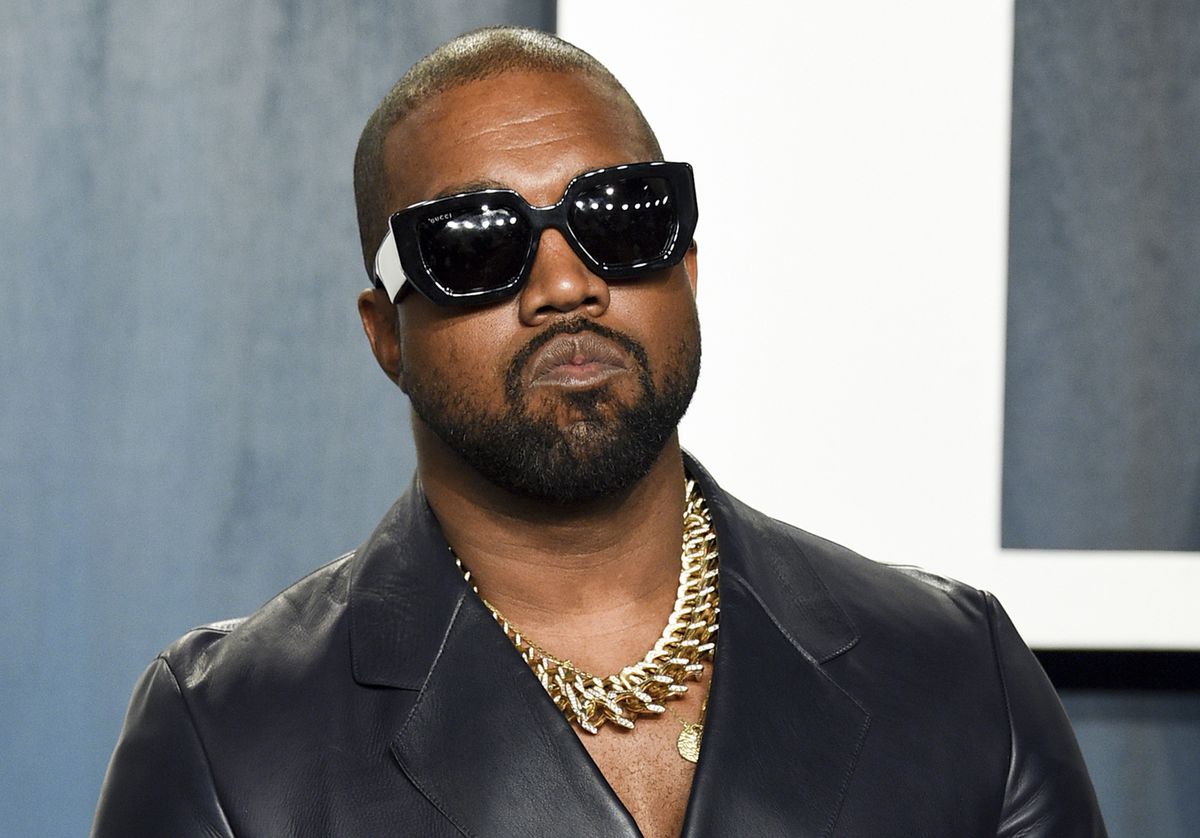 Kanye West compra Parler, la controvertida red social conservadora