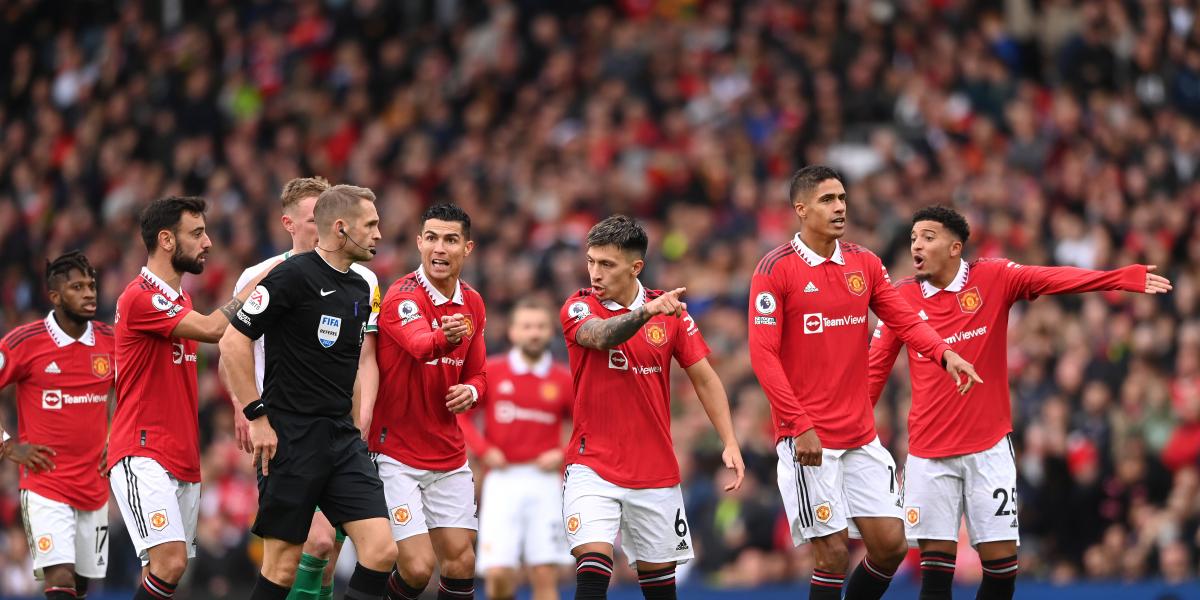 La FA acusa al Manchester United de no controlar a sus jugadores