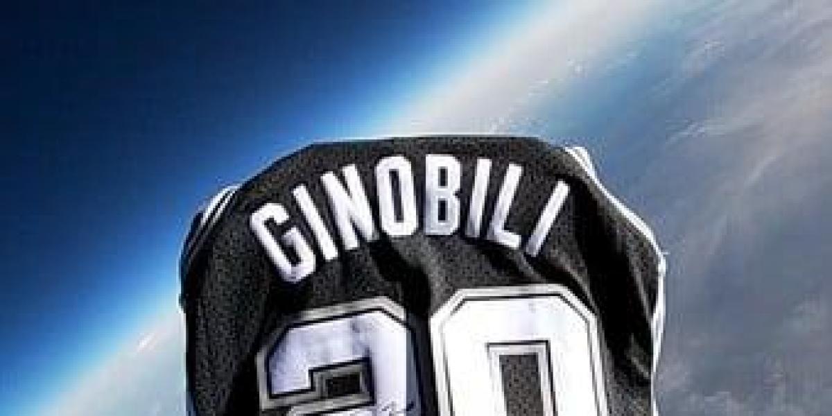 La NBA envía una camiseta de Manu Ginóbili a la estratosfera