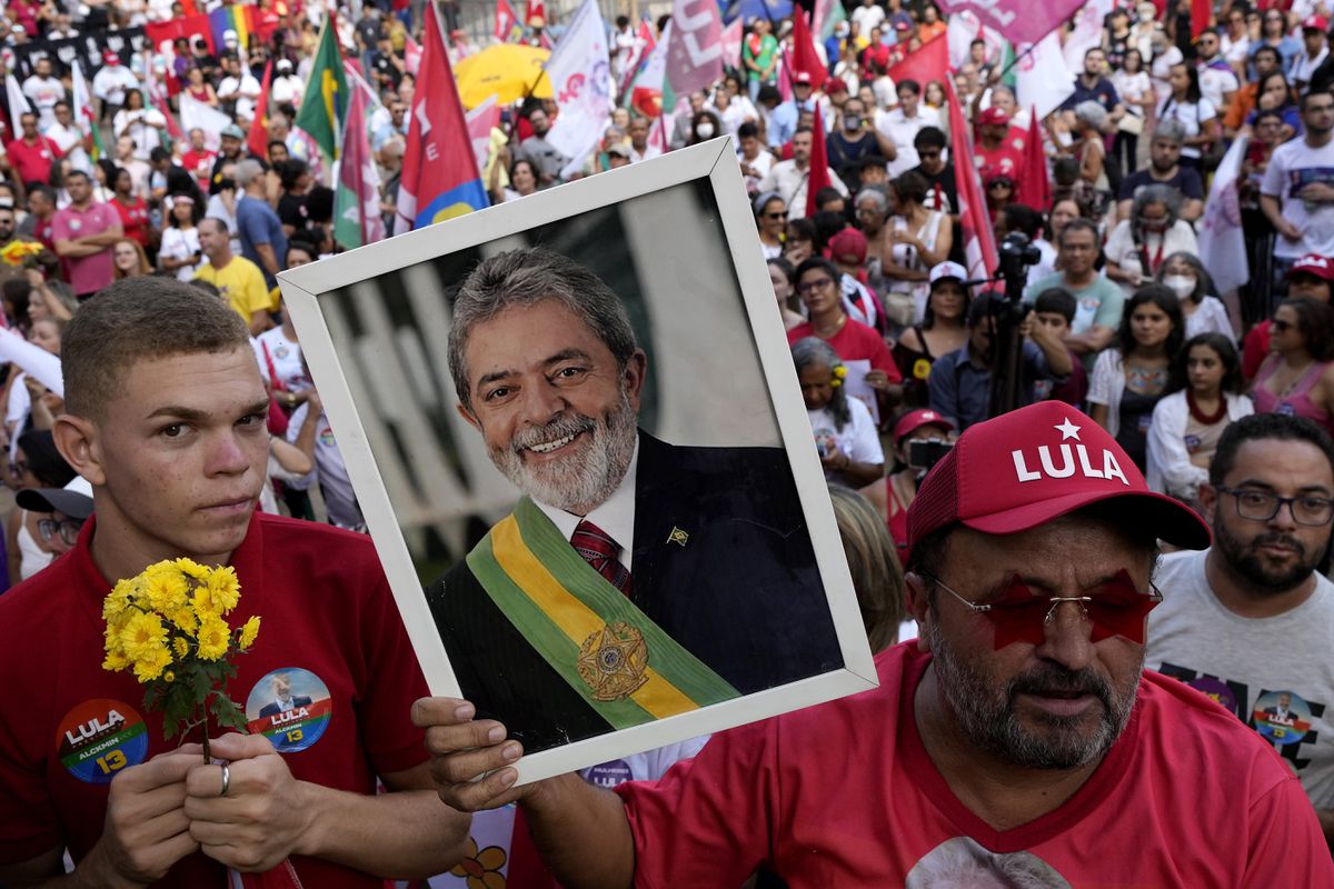La batalla electoral entre Lula y Bolsonaro se acerca al empate técnico ante la segunda vuelta en Brasil