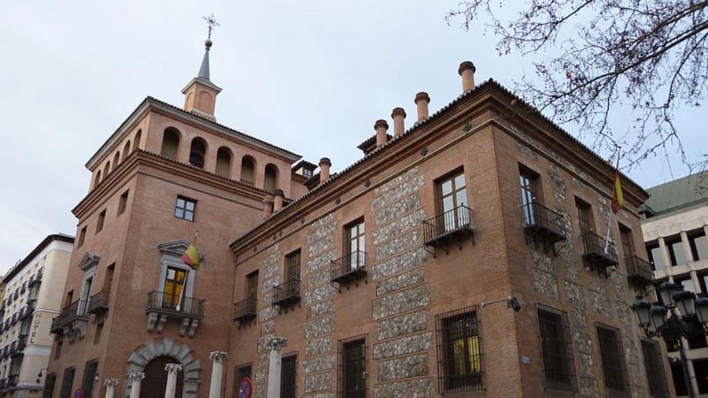 La leyenda de la Casa de las Siete Chimeneas de Madrid