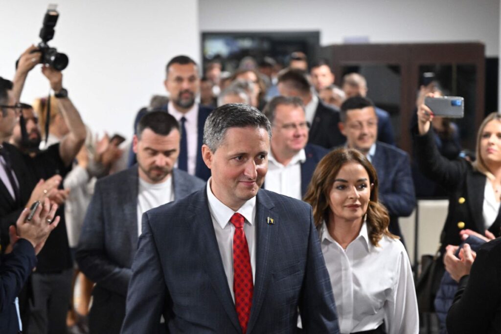 La victoria de los partidos multiétnicos en las elecciones presidenciales de Bosnia aleja el fantasma del independentismo