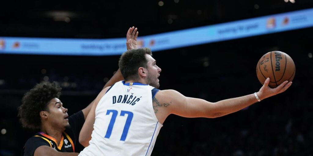 Las locuras de Doncic no le bastan a los Mavs en la revancha de los Suns