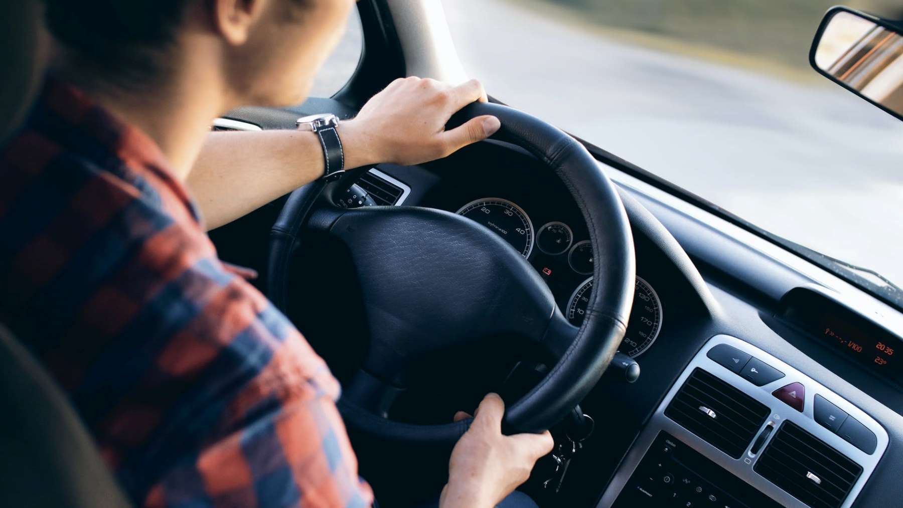 Los mejores consejos para prevenir el dolor de espalda por conducir