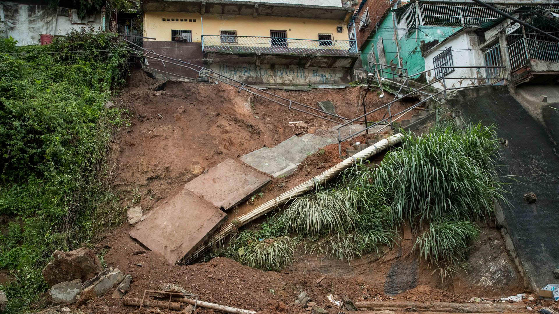 Maduro ordena un despliegue institucional por las lluvias en el centro de Venezuela; mientras asciende a 20 el número de muertos