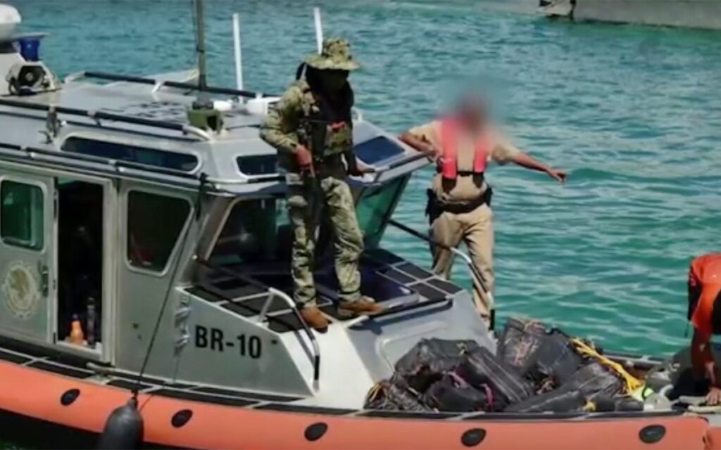 Marina asegura más de una tonelada de cocaína en Oaxaca