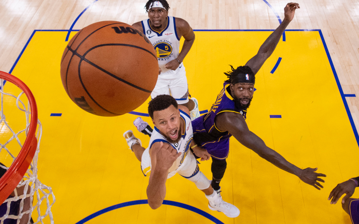 NBA: Golden State comienza la defensa del título con victoria sobre Lakers | Video