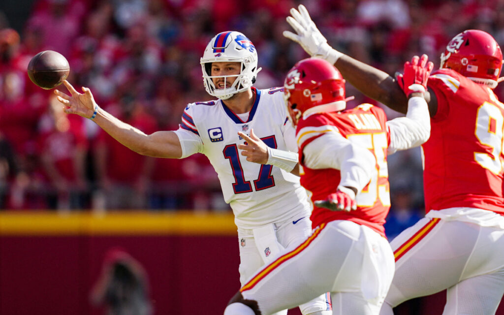 NFL: Allen supera a Mahomes y mantiene a Bills en la cima de la AFC | Video