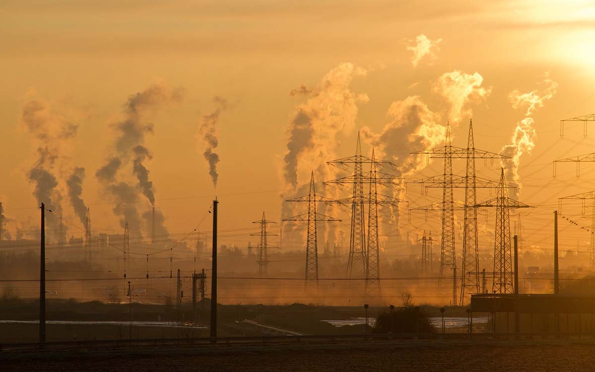 Parlamento Europeo pide crear tratado para eliminar combustibles fósiles