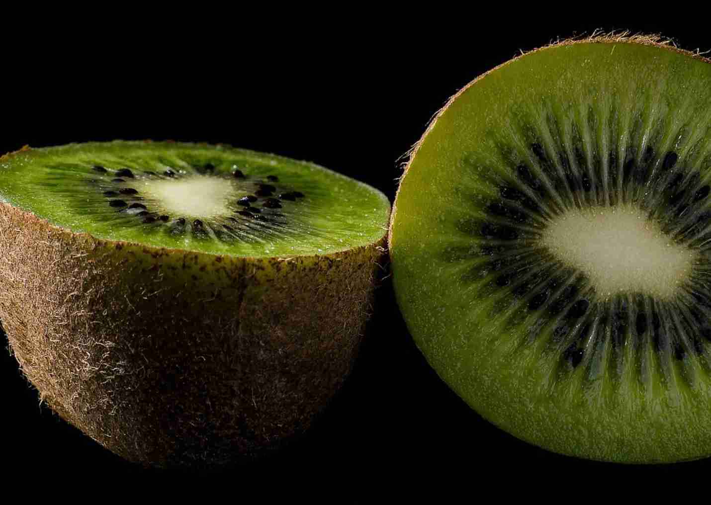 Por qué debemos comer kiwi cada día