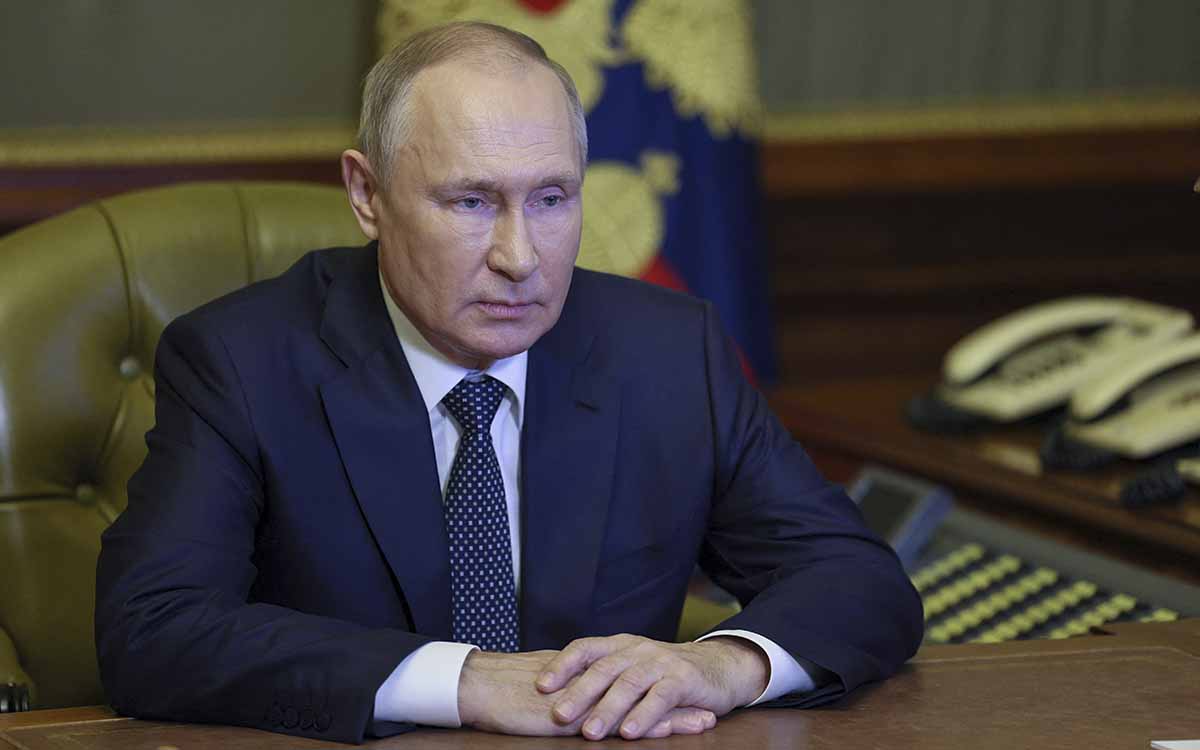 Putin confirma 'ataque masivo' contra Ucrania; amenaza con 'dura' respuesta al 'terrorismo'