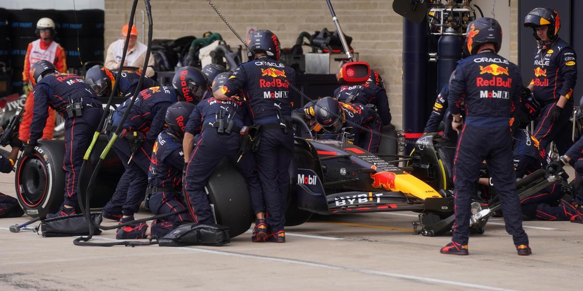 Red Bull, campeón de Constructores con error