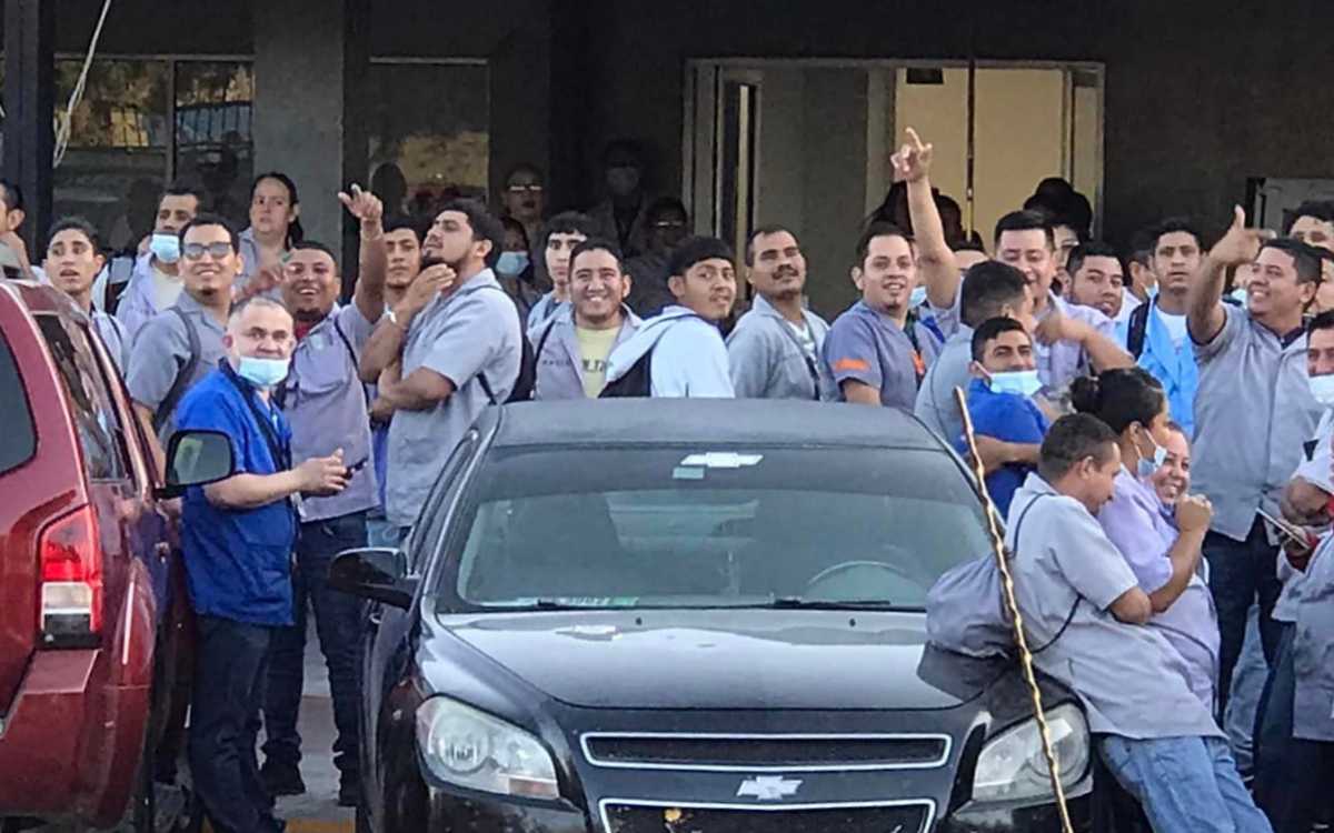 Resultan 20 trabajadores intoxicados en empresa en Nuevo León