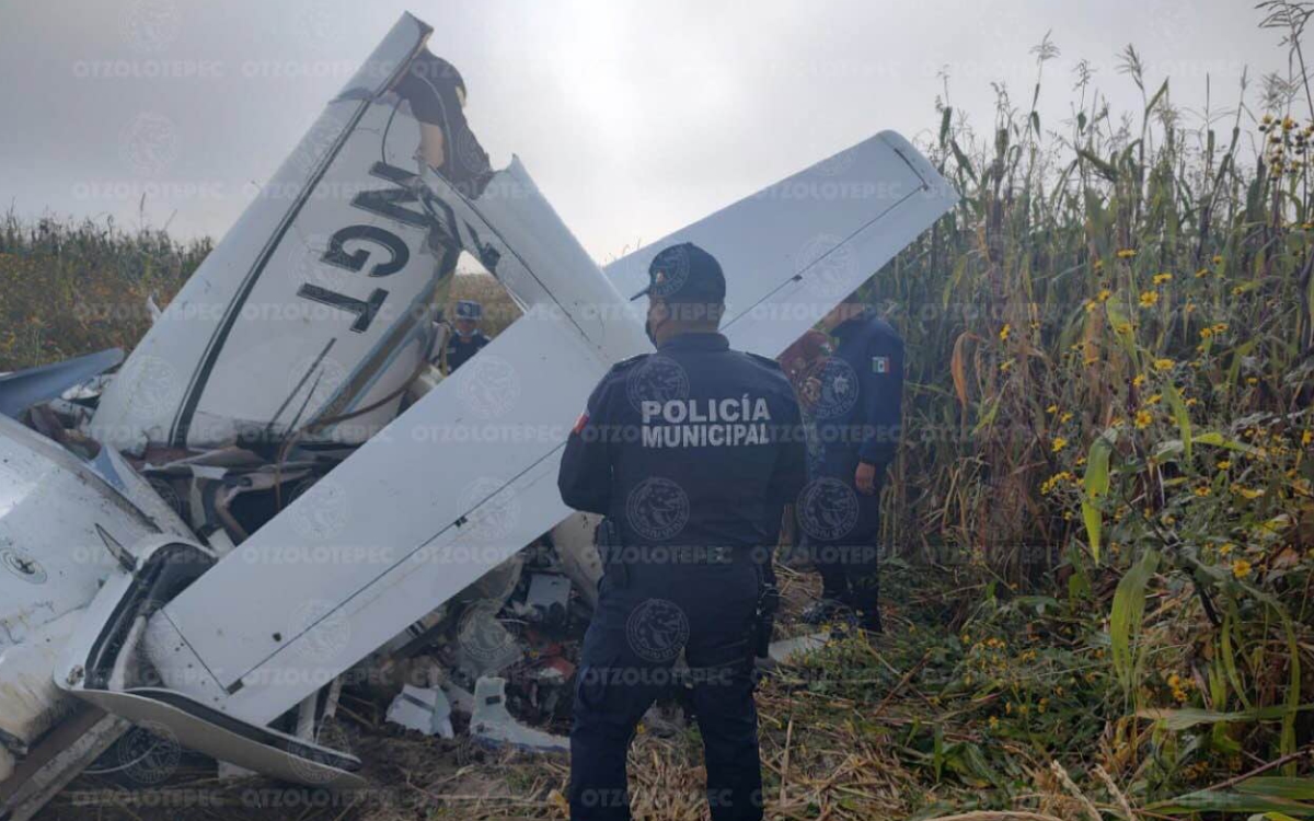 Se desploma avioneta en Otzolotepec, Edomex; hay 3 muertos | Videos