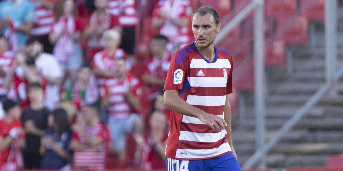 Sergio Ruiz e Ignasi Miquel, bajas ante el Sporting