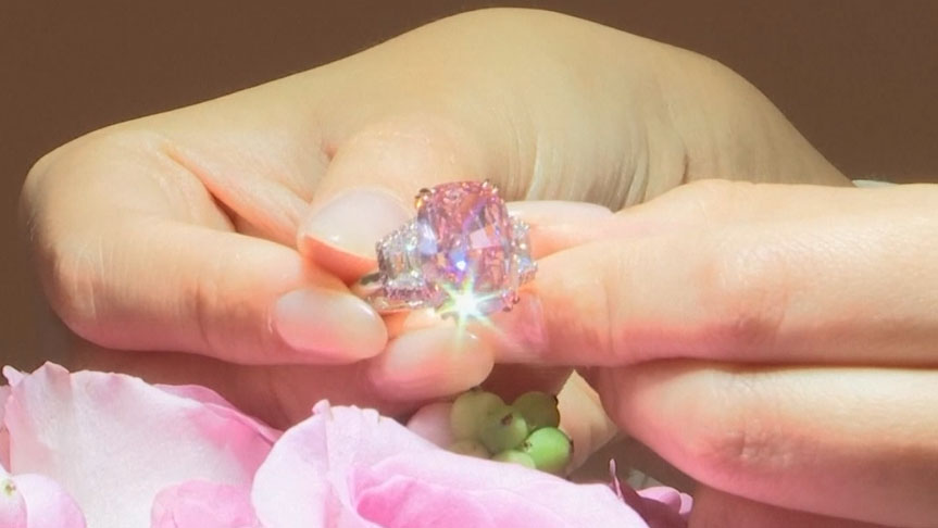 Todo un récord mundial: subastan en $49.9 millones un diamante rosa, el Williamson Pink Star