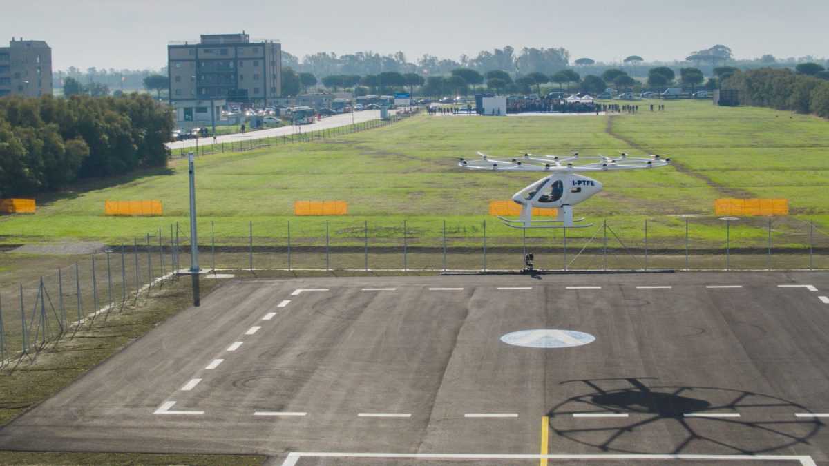 Volocopter completa el vuelo de prueba tripulado eVTOL desde el vertipuerto de Roma