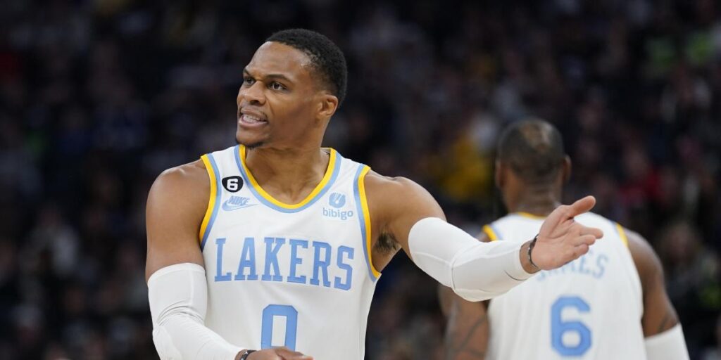 Westbrook mejora pero los Lakers pierden e igualan su peor inicio en Los Ángeles