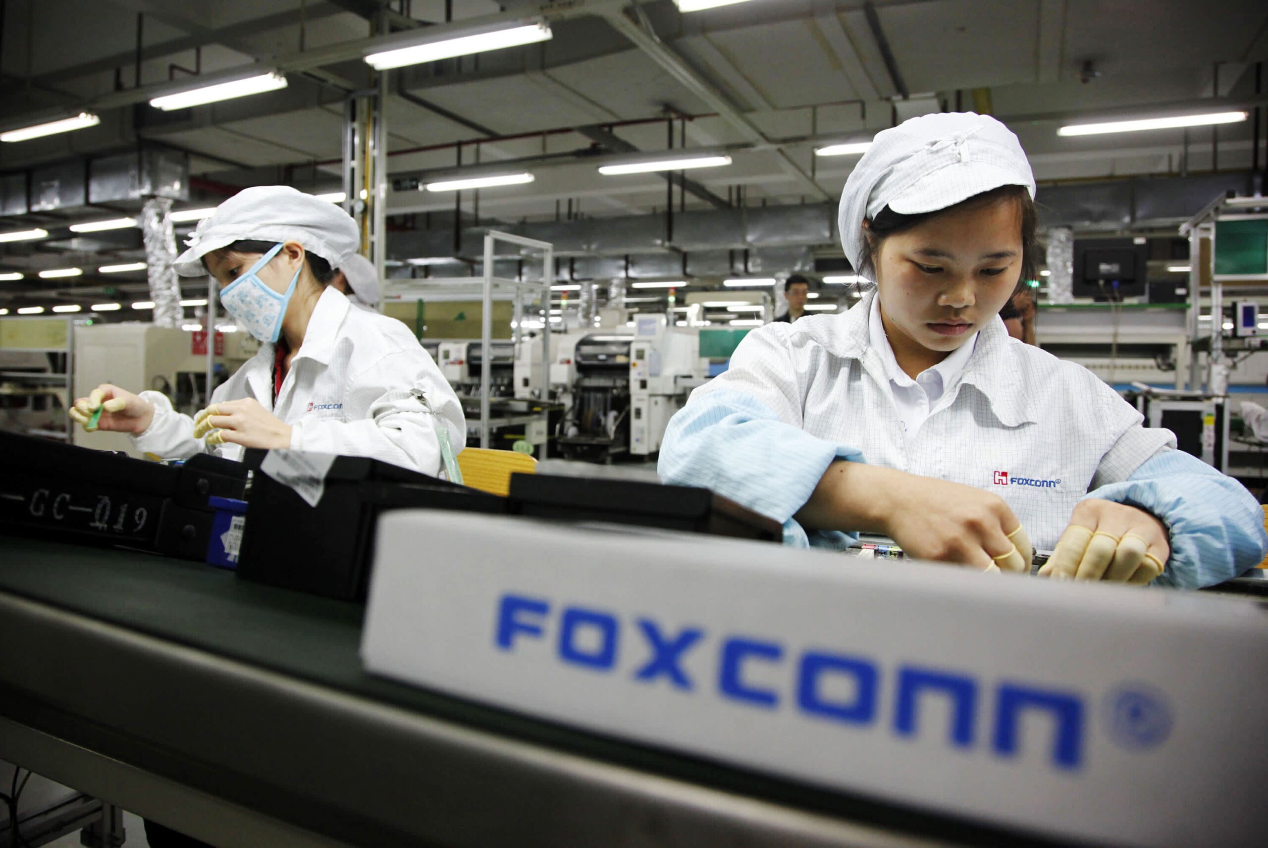 ¿Escasearán los iPhone? Trabajadores abandonan una de las fábricas más grandes en China