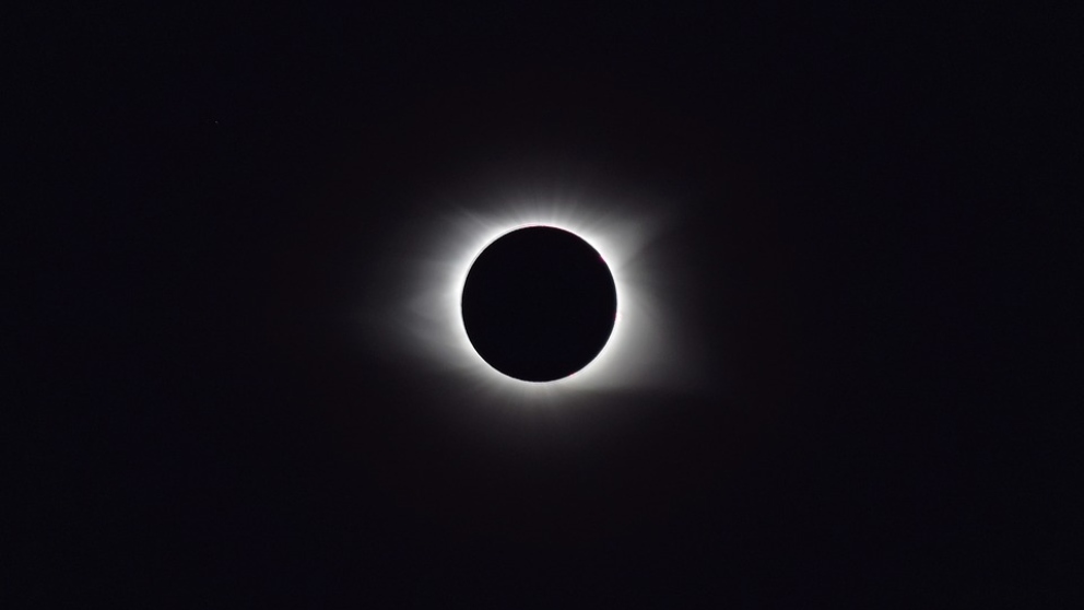 ¿Qué es y cómo se produce el eclipse total?