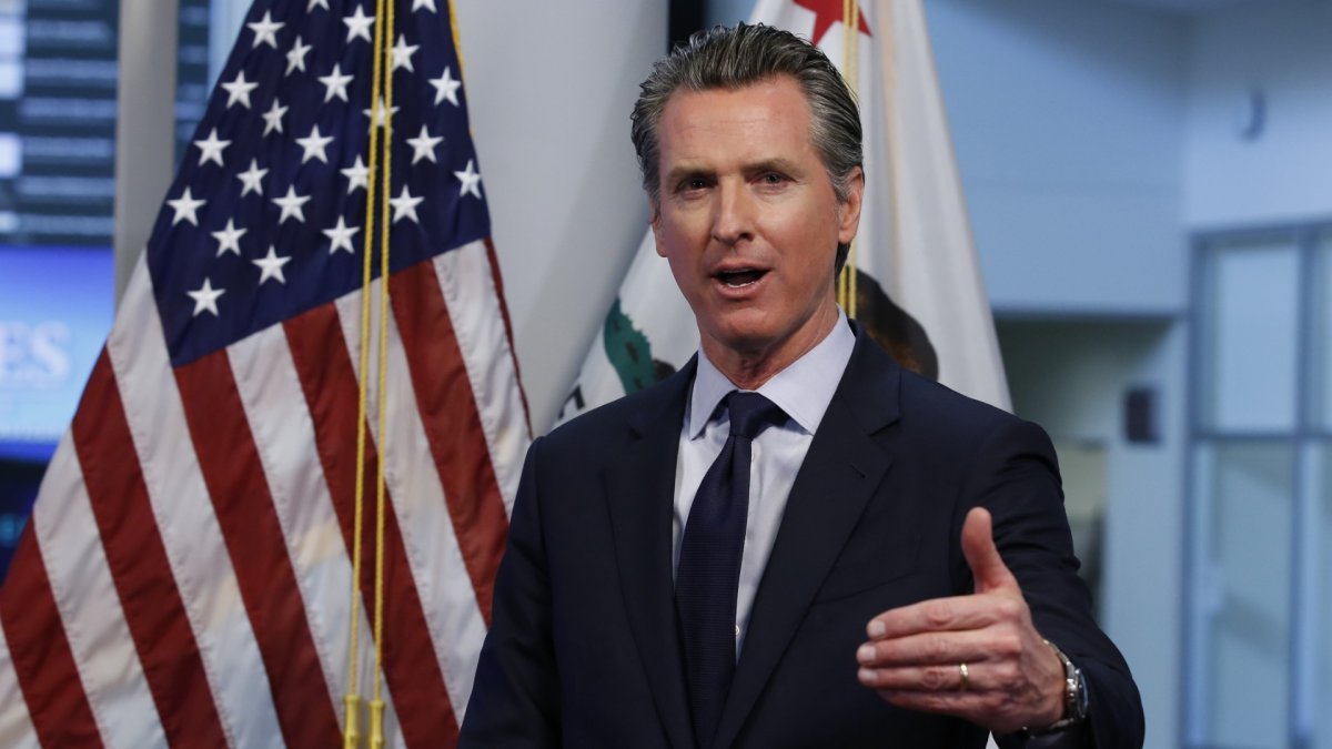 El demócrata Gavin Newsom se proyecta reelecto a la gobernación de California, según NBC News