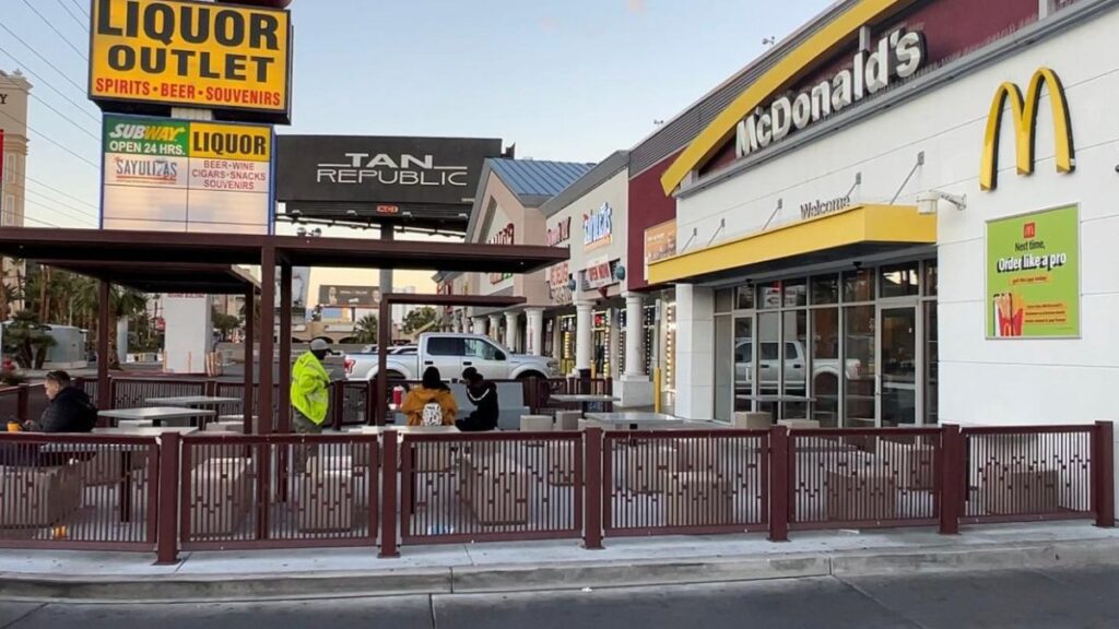 Hombre dispara en la cabeza a un empleado de McDonalds en Las Vegas