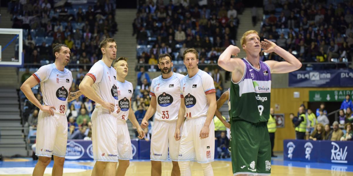 86-87: El Unicaja logra un agónico triunfo en Santiago