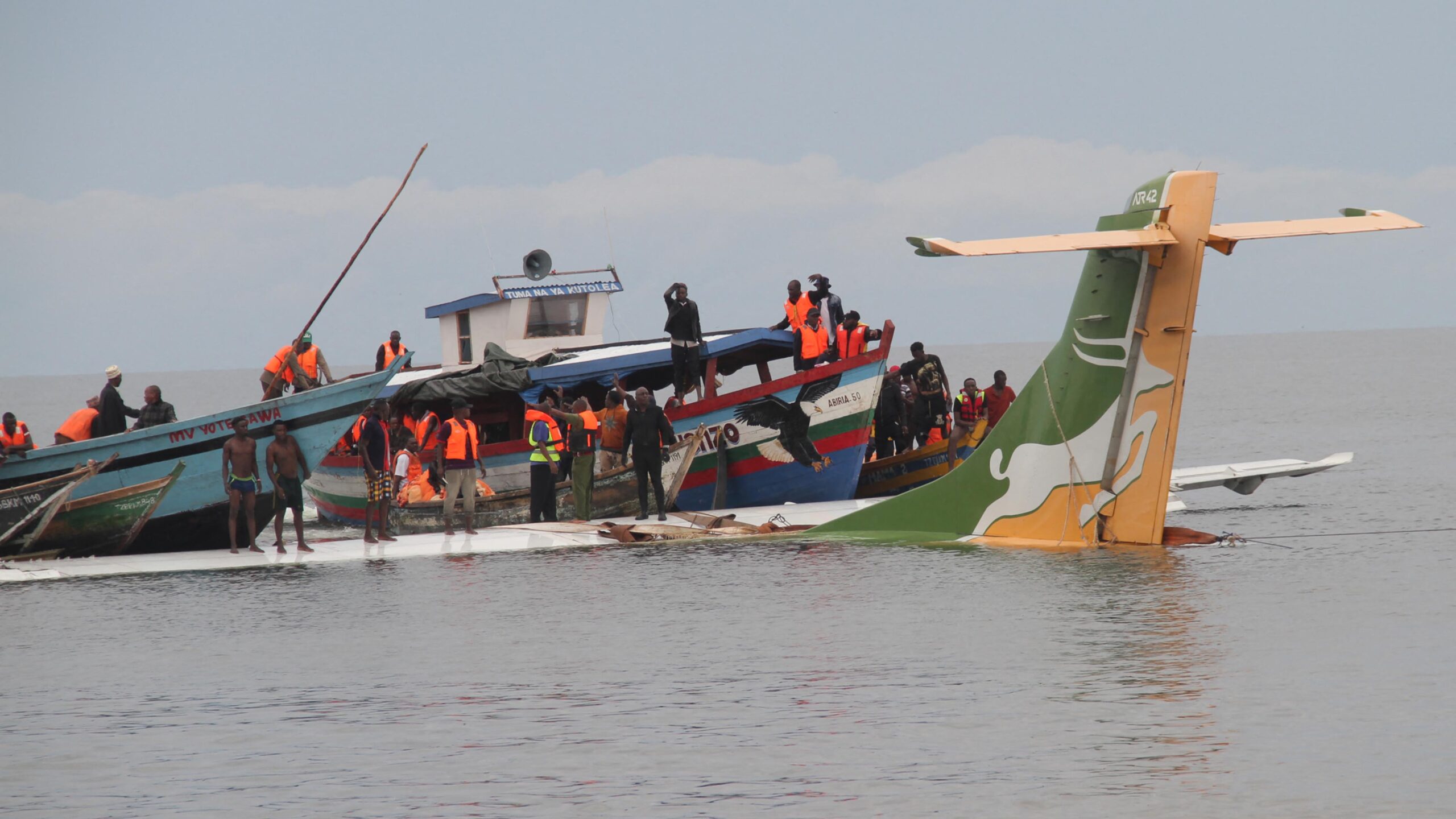 Al menos 19 muertos al estrellarse una avioneta en Tanzania