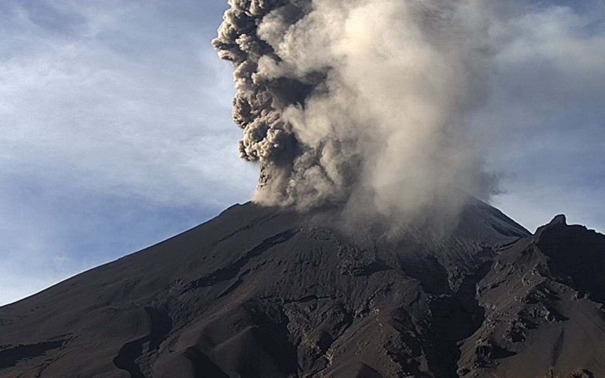 Alerta en CDMX por caída de ceniza del volcán Popocatépetl
