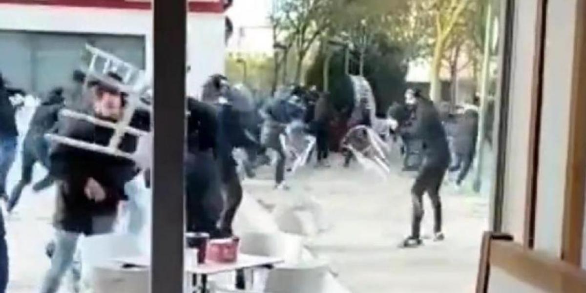 Batalla campal entre ultras de Burgos y Zaragoza en las afueras del estadio