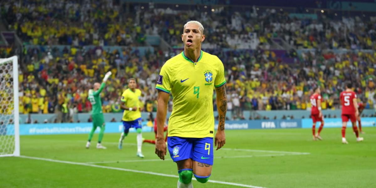 Buen debut de Brasil con doblete de Richarlison