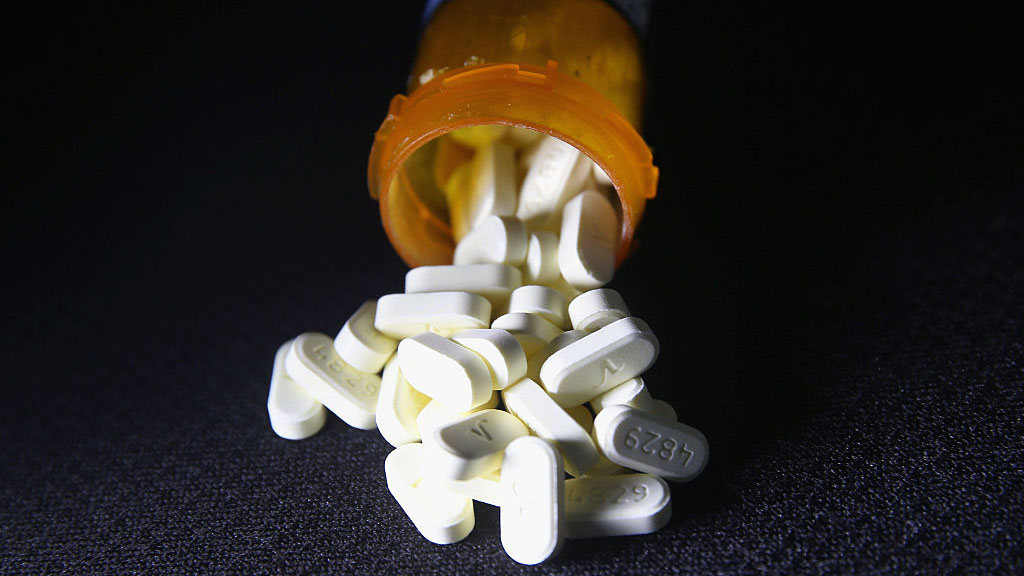 CVS y Walgreen acuerdan pagos por $5,000 millones cada uno para demandas por crisis de opioides
