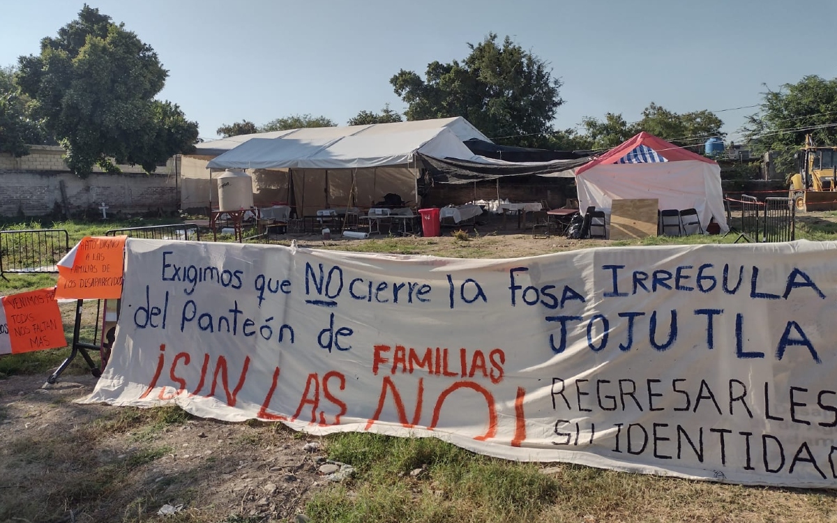 Colectivos de víctimas de Morelos impiden acceso a la zona cero de las fosas en Jojutla