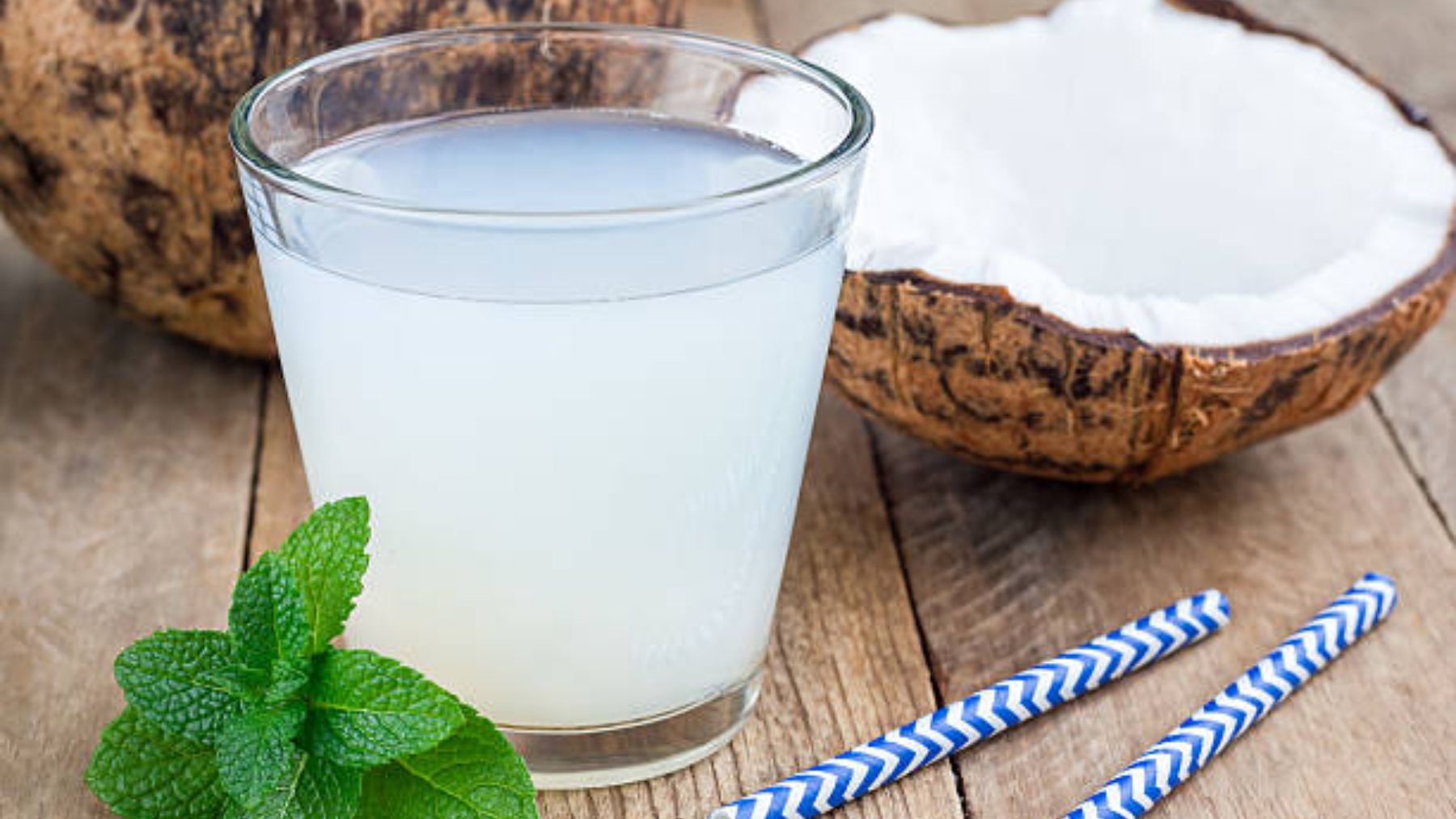 Cuál es diferencia entre la leche de coco y el agua de coco