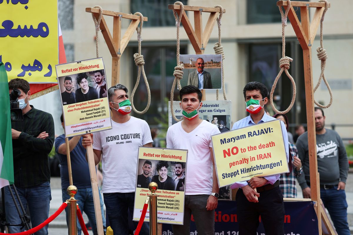 De la manifestación al patíbulo: el régimen iraní amenaza con la horca para sofocar las protestas
