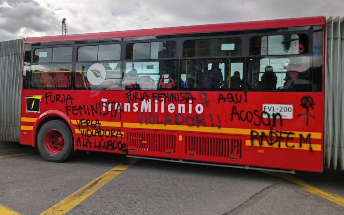 Denuncia de abuso sexual en el transporte público detona protesta en Colombia