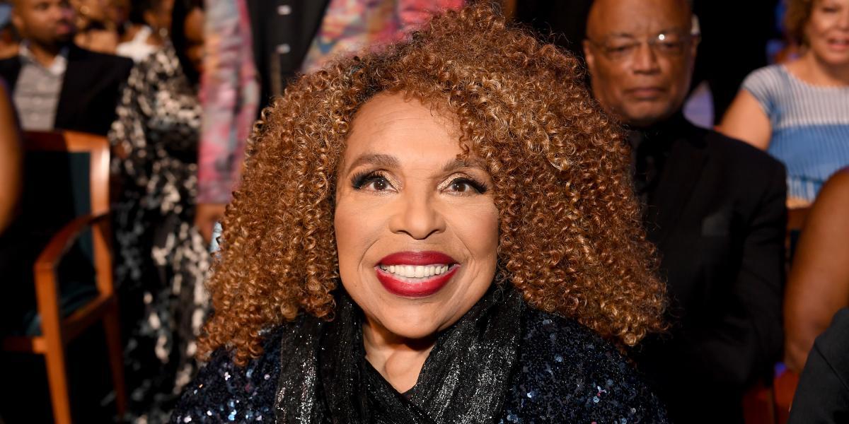 Diagnostican con ELA a la cantante Roberta Flack