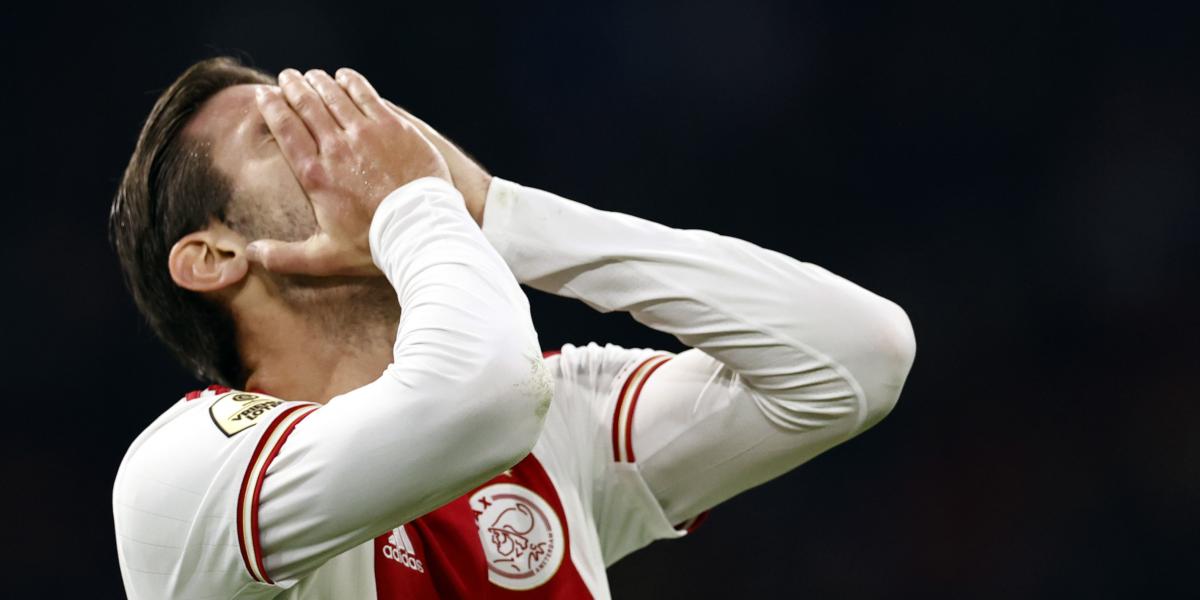 El Ajax pierde el liderato