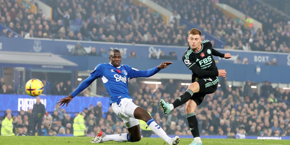 El Leicester sale de la zona del descenso tras ganar al Everton