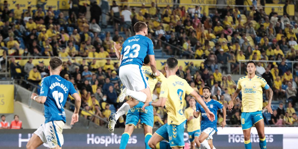 El Tenerife recibirá 690 entradas para su afición en el derbi canario