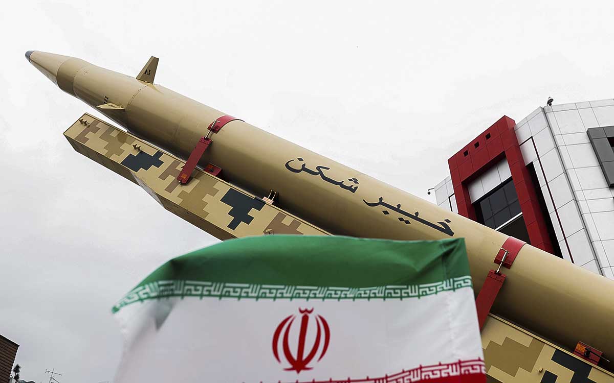 Irán anuncia el desarrollo de su primer misil balístico hipersónico