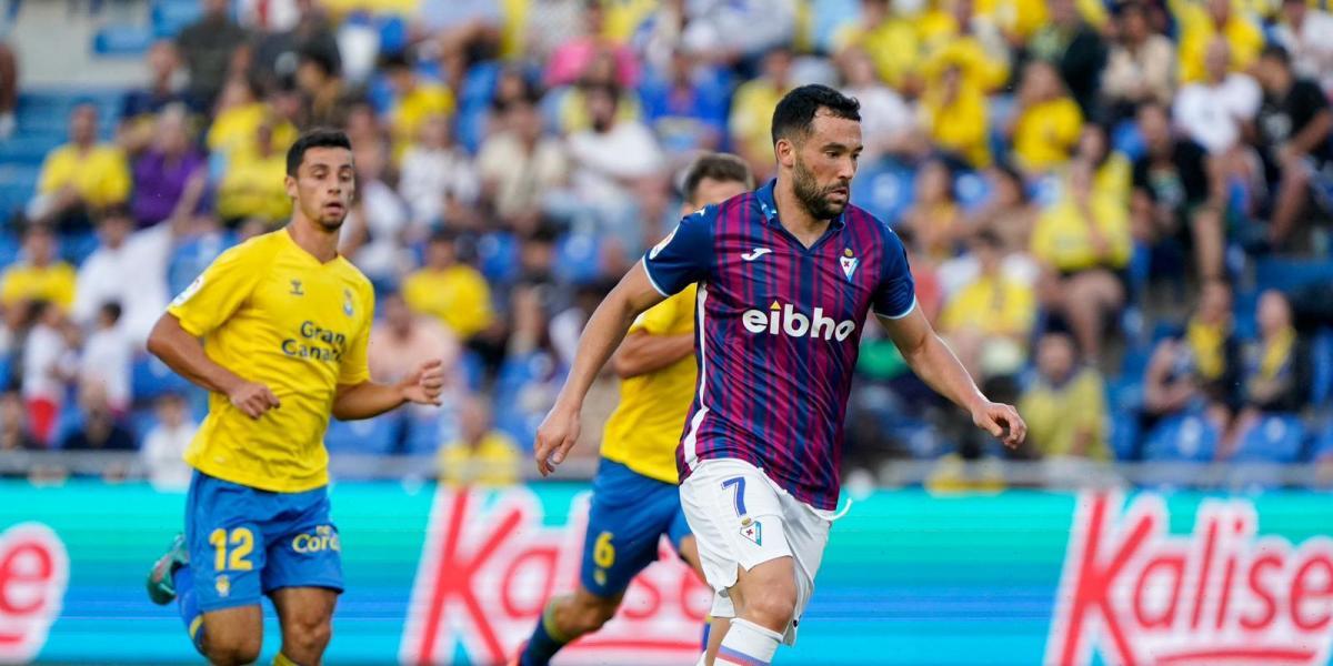 Las Palmas y Eibar se reparten los regalos