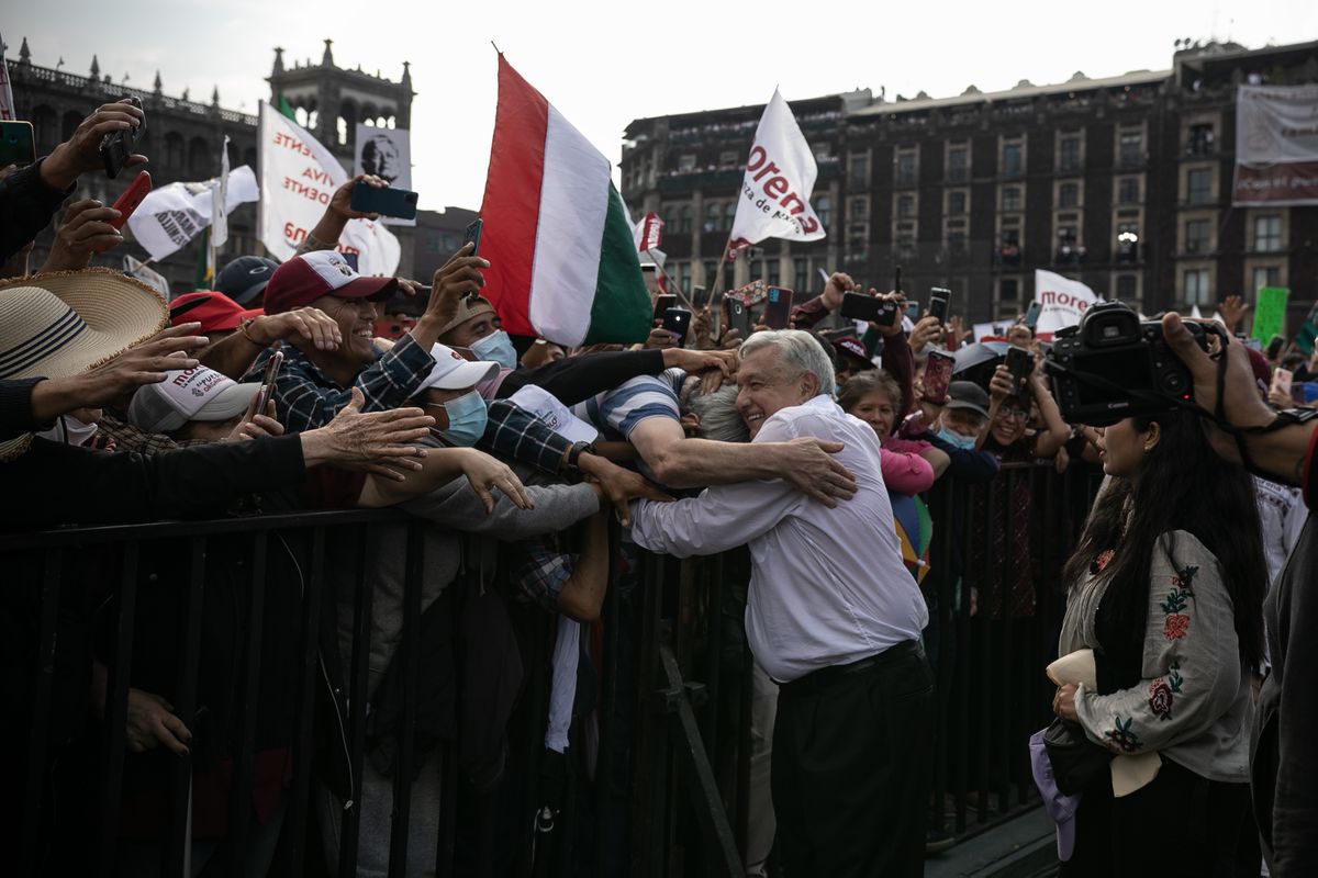 López Obrador defiende la movilización de sus bases ante las críticas de la oposición