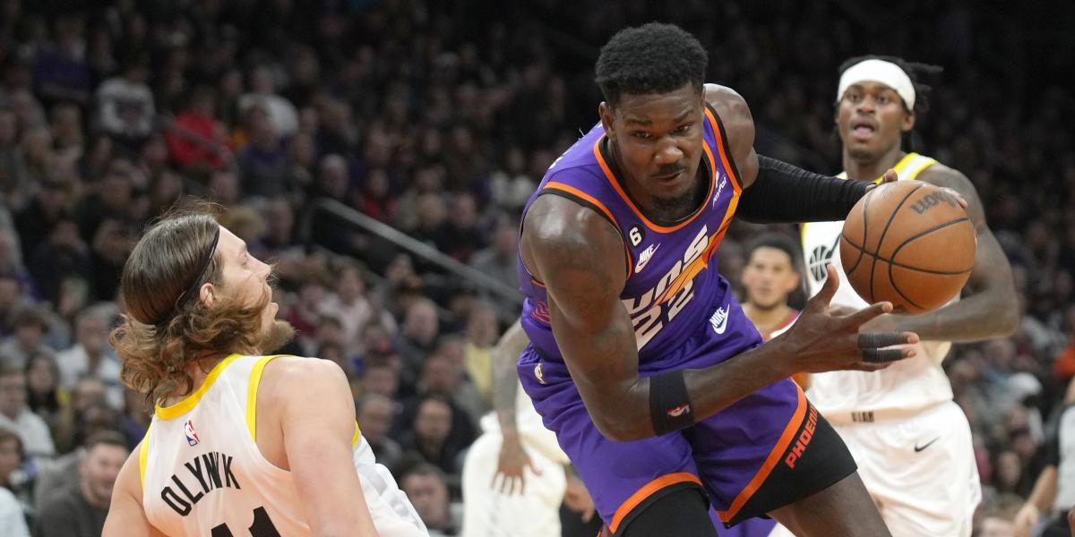 Los Suns hurgan en la crisis de los Jazz con un impresionante doble-doble de Ayton